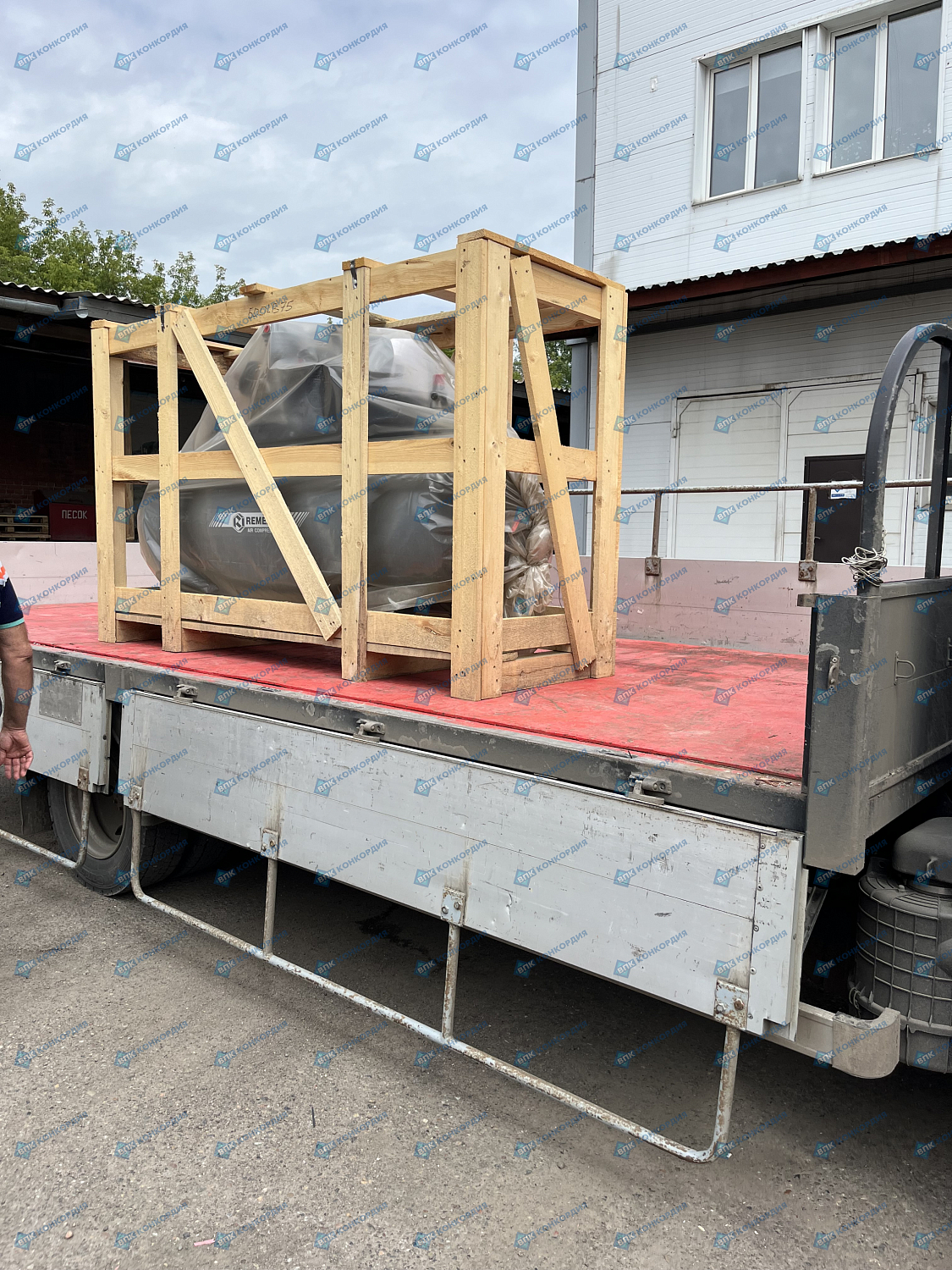 Отгрузка поршневого компрессора Remeza СБ4/Ф-500.LT100-7,5 кВт в г. Красноярск