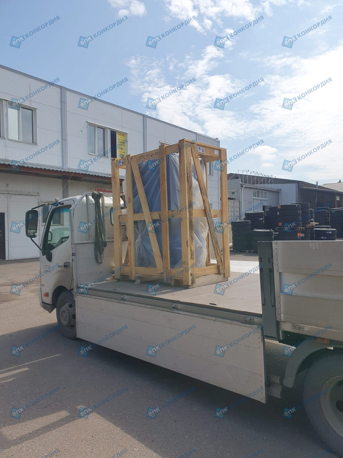 Отгрузка винтового компрессора ZAMMER SKTG7,5-10-270 в г. Красноярск