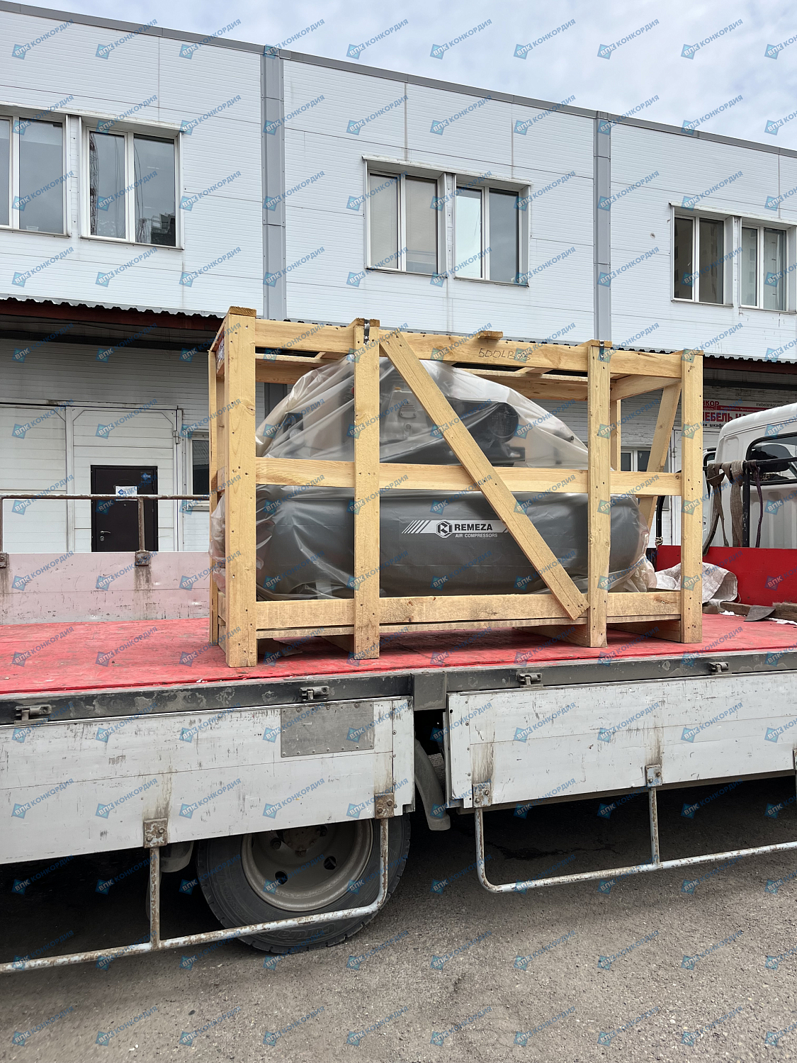 Отгрузка поршневого компрессора Remeza СБ4/Ф-500.LT100-7,5 кВт в г. Красноярск